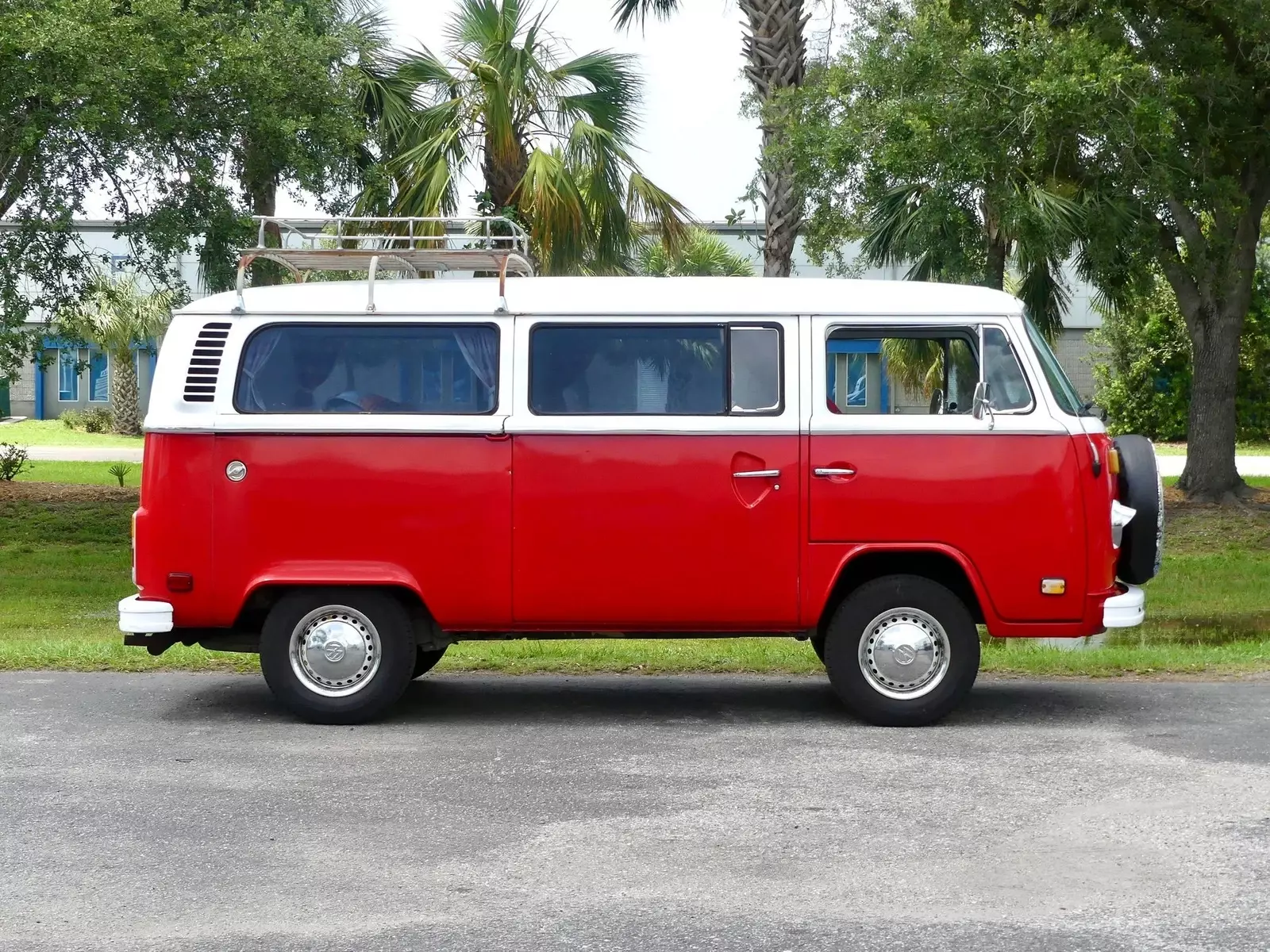 1974 Volkswagen Bus - photo 3