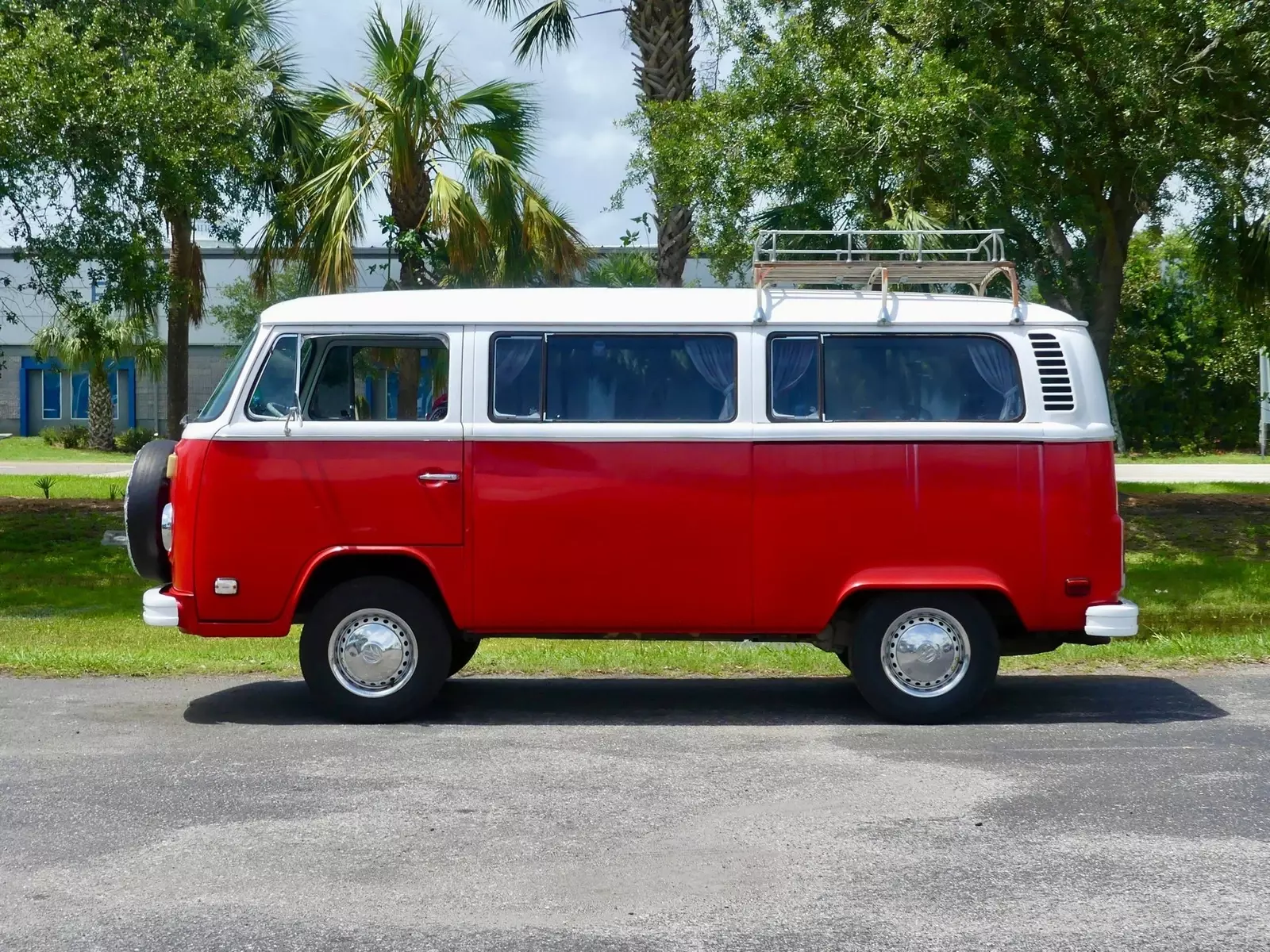 1974 Volkswagen Bus - photo 9