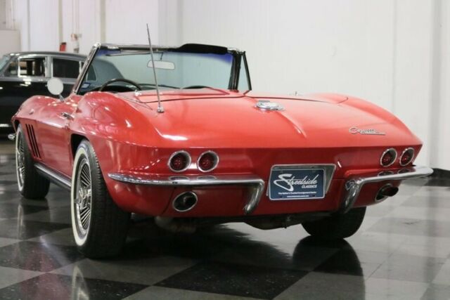 1965 Chevrolet Corvette Convertible - photo 11