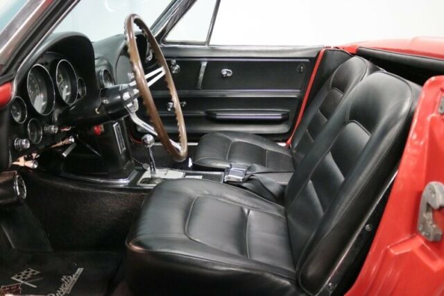 1965 Chevrolet Corvette Convertible - photo 5