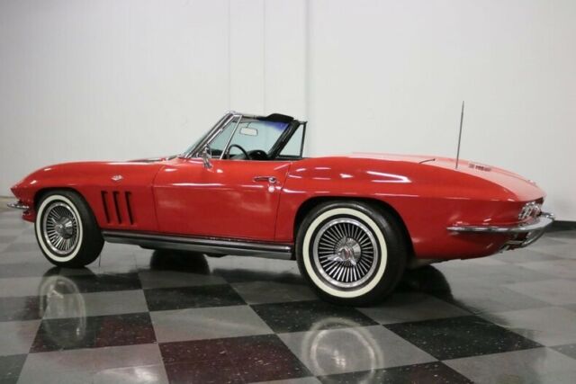 1965 Chevrolet Corvette Convertible - photo 9