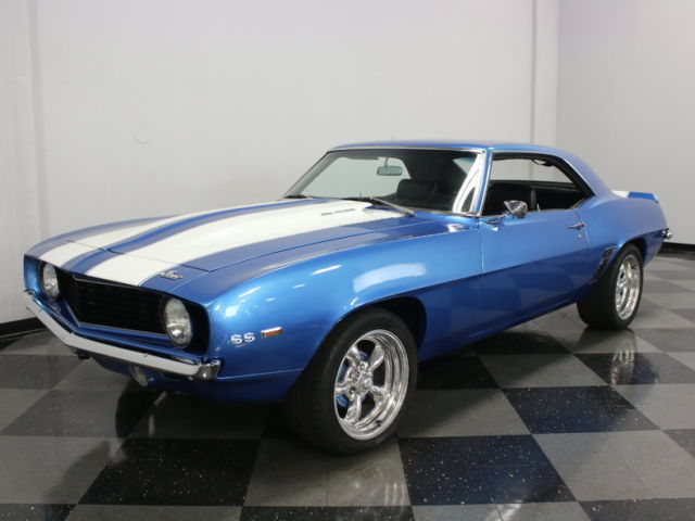 GREAT LOOK & THE 350 V8, AUTO & POWER STEERING MAKE FOR FUN CRUISING! 1969 Chevrolet Camaro