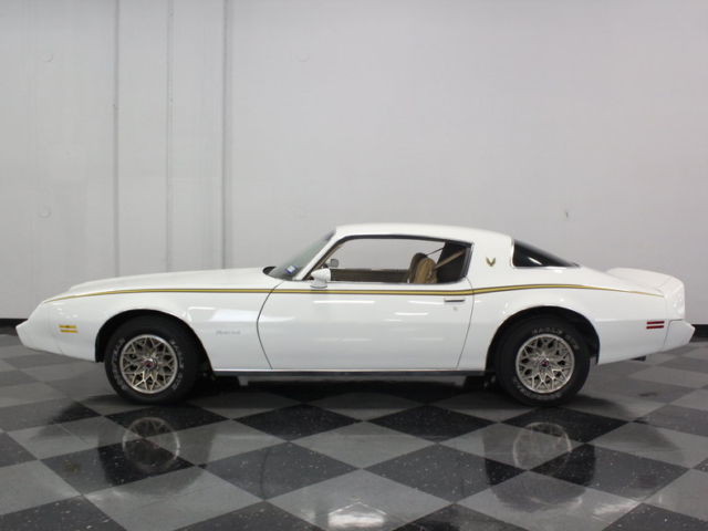 1981 Pontiac Firebird Esprit Coupe 2-Door - photo 2