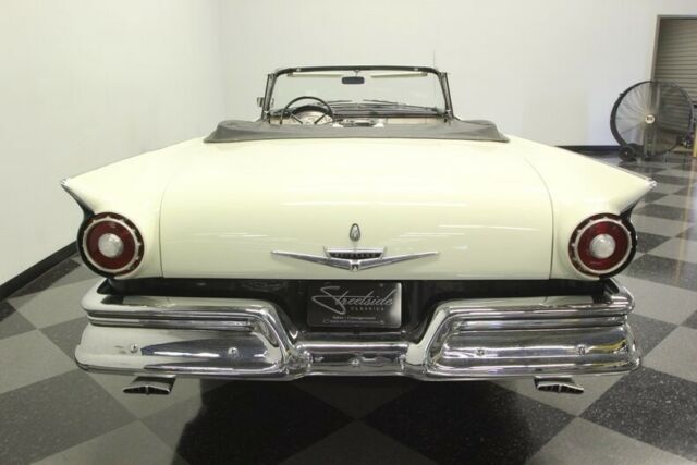 1957 Ford Fairlane 500 Sunliner - photo 12