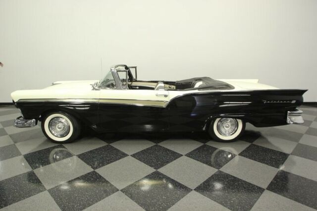 1957 Ford Fairlane 500 Sunliner - photo 3