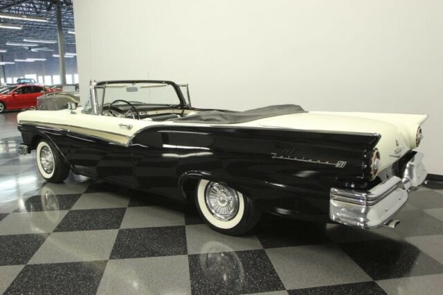 1957 Ford Fairlane 500 Sunliner - photo 9
