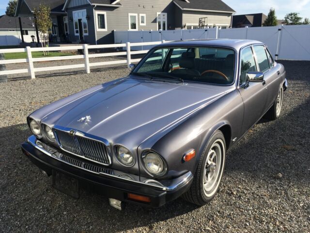 great paint runs and drives good this vehicle shows the care of previous owners 1986 Jaguar XJ6