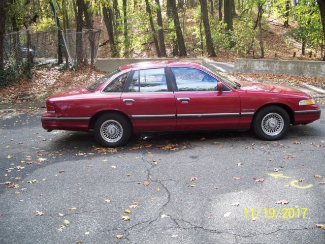 1994 Ford Crown Victoria base - photo 4