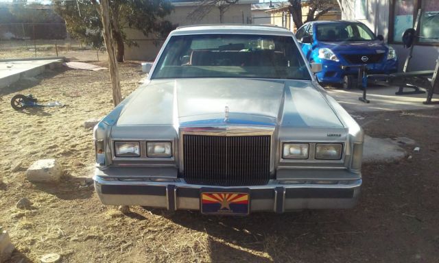 1988 Lincoln Town Car - photo 3