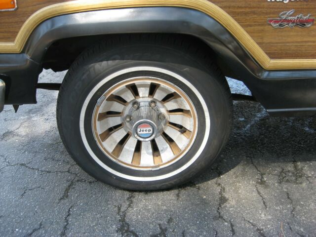 1983 Jeep Wagoneer Limited - photo 10