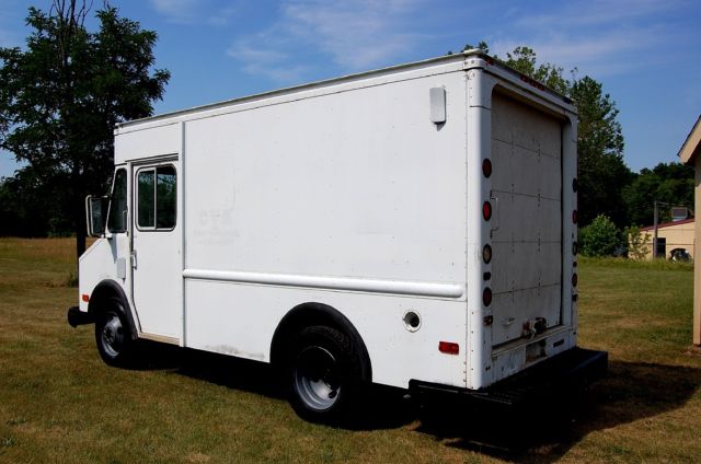 1987 GMC Other P 30 - photo 3