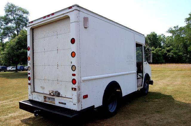 1987 GMC Other P 30 - photo 9