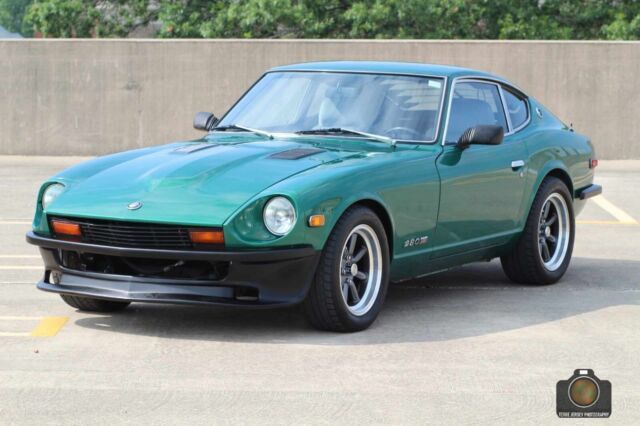 Green 1975 Datsun 280z 5-Speed Manual 1975 Datsun 280Z
