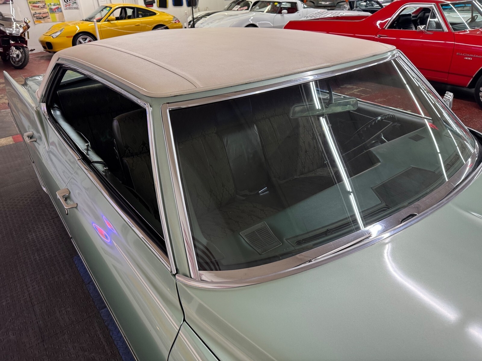 1969 Cadillac DeVille - 4 DOOR HARDTOP - SAME OWNER FOR OVER 50 YEARS -S - photo 11