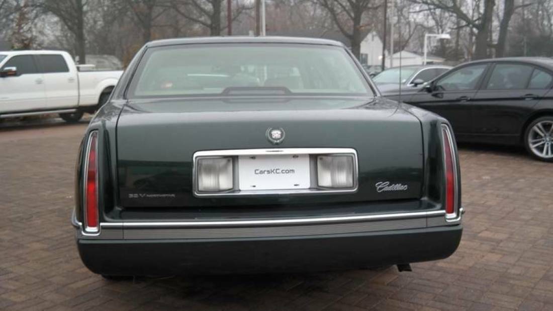 1994 Cadillac DeVille Concours 4dr Sedan - photo 10