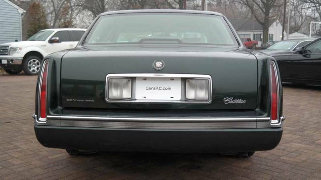 1994 Cadillac DeVille Concours 4dr Sedan - photo 11