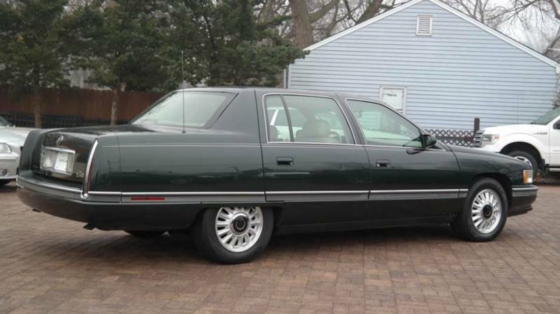 1994 Cadillac DeVille Concours 4dr Sedan - photo 13