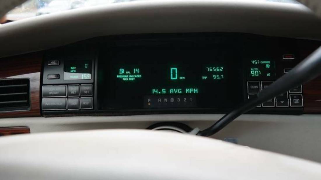 1994 Cadillac DeVille Concours 4dr Sedan - photo 2