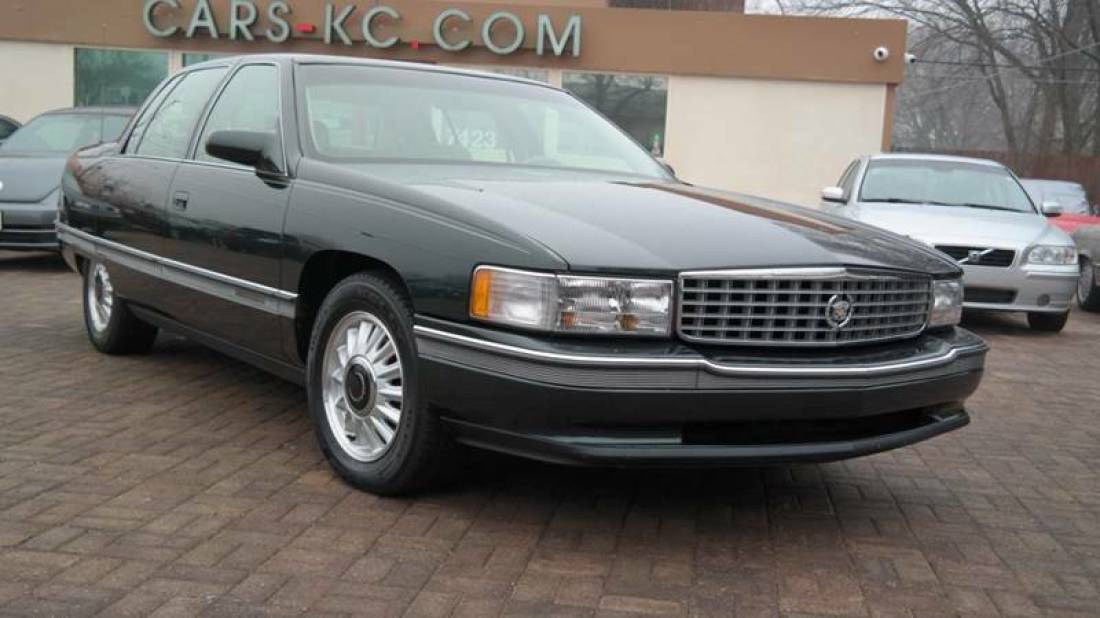 1994 Cadillac DeVille Concours 4dr Sedan - photo 3