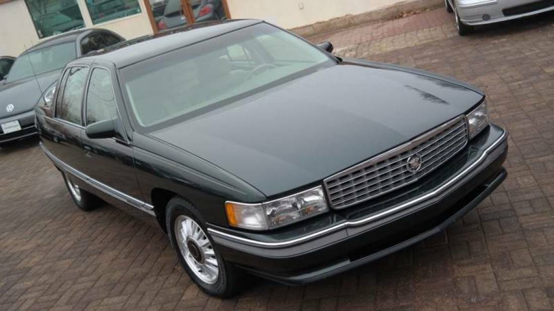 1994 Cadillac DeVille Concours 4dr Sedan - photo 4