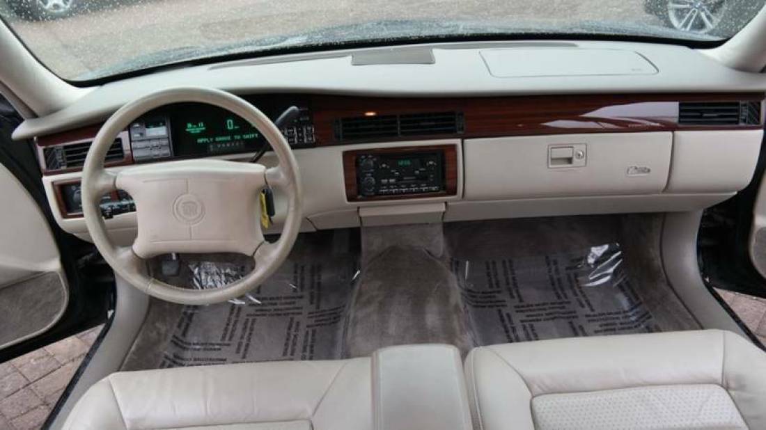 1994 Cadillac DeVille Concours 4dr Sedan - photo 6