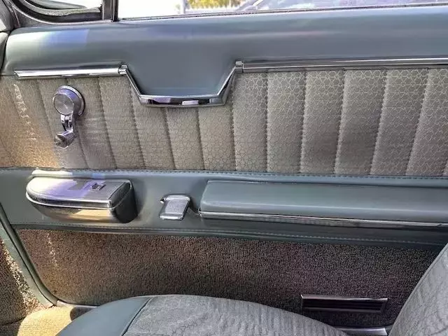 1962 Cadillac Series 62 Town Sedan - photo 13