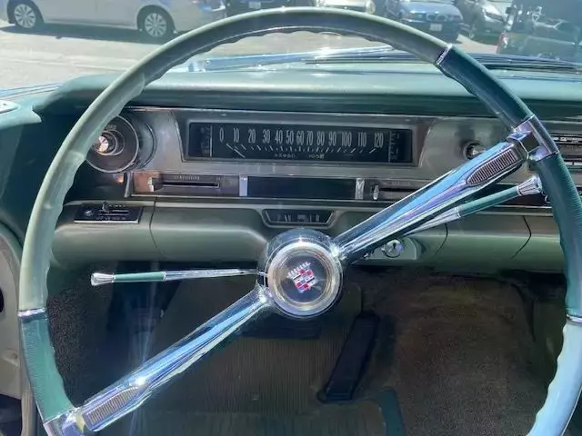 1962 Cadillac Series 62 Town Sedan - photo 7