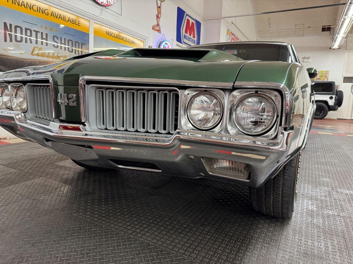 1970 Oldsmobile 442 - W-30 - ORIGINAL CONDITION - SAME OWNER FOR 45 YE - photo 9