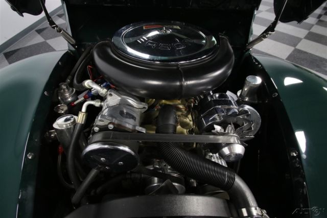 1939 Ford Deluxe Sedan - photo 3