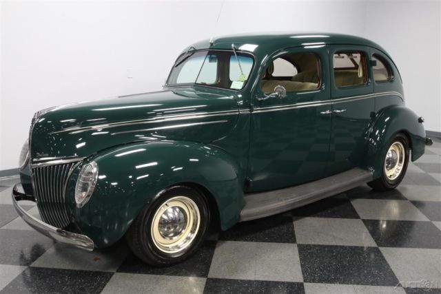 1939 Ford Deluxe Sedan - photo 5