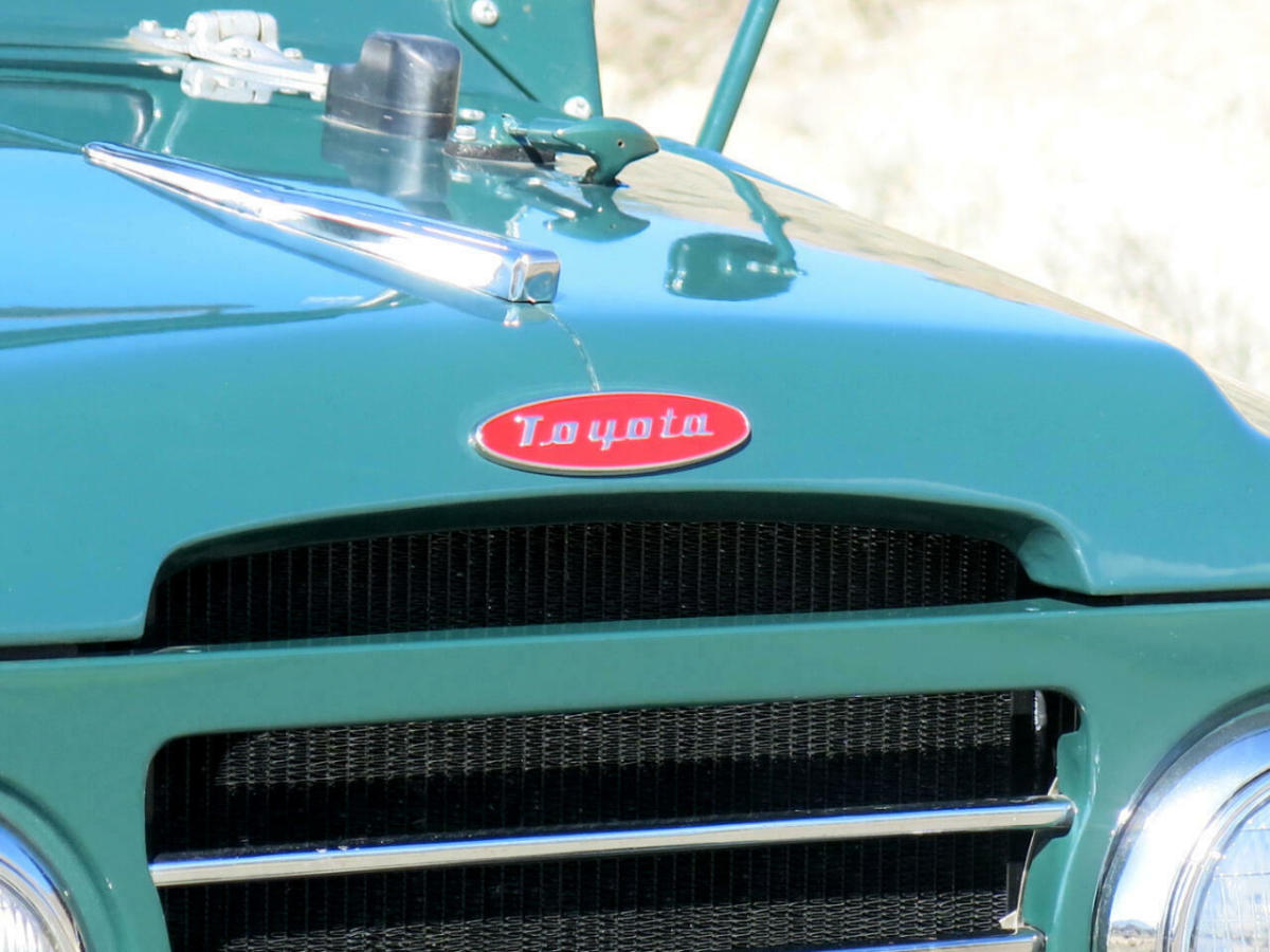 1957 Toyota Land Cruiser FJ25 - photo 12