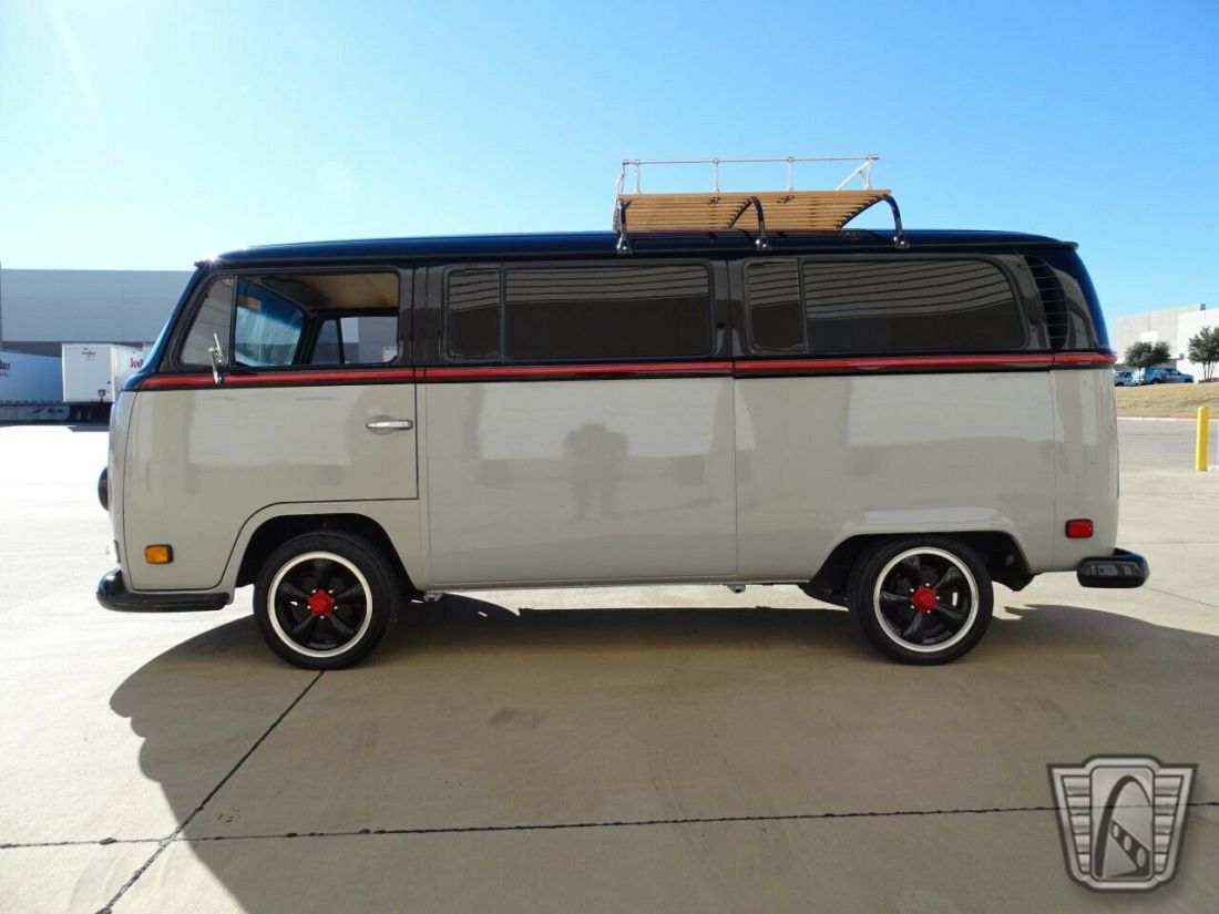 1971 Volkswagen T2 Bus - photo 3