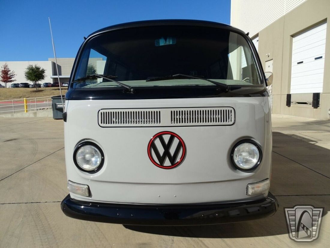 1971 Volkswagen T2 Bus - photo 6