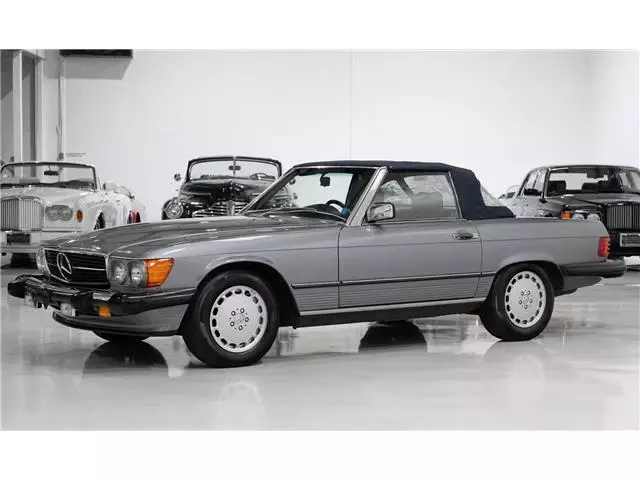 1987 Mercedes-Benz 560 SL Roadster - photo 2