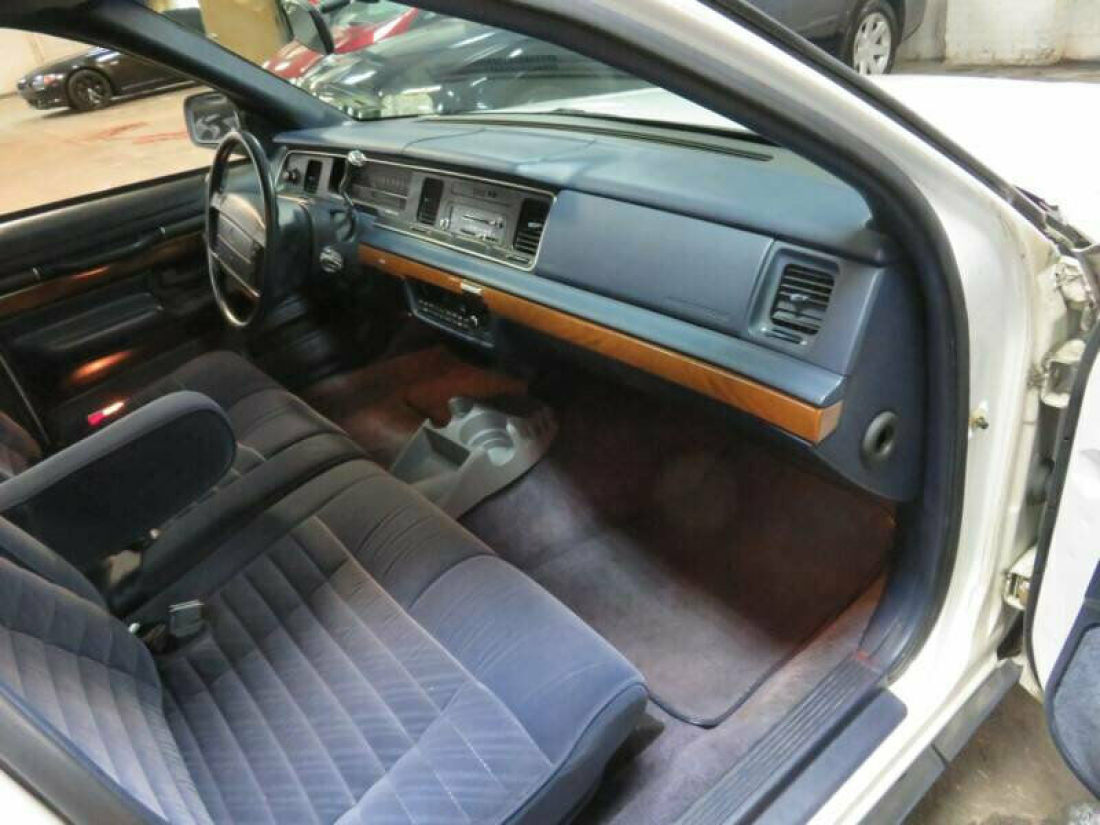 1994 Mercury Grand Marquis GS / 4.6L V8 / ONLY102K - photo 5