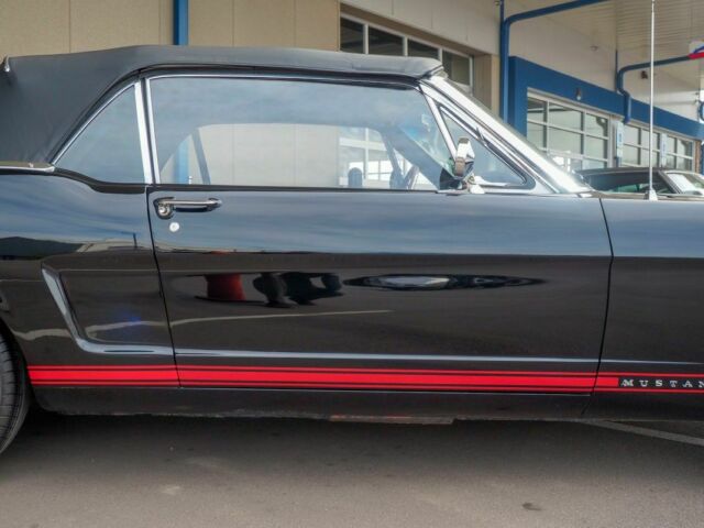 1965 Ford Mustang GT Triple Black - Pony Interior - A/C - photo 12