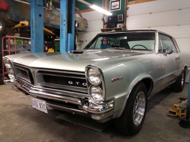 GTO 421 TRIPOWER 4SPD T-10 400HP MOSER REAR DIFF FRAME OFF RESTORATION 1500MILES 1965 Pontiac GTO