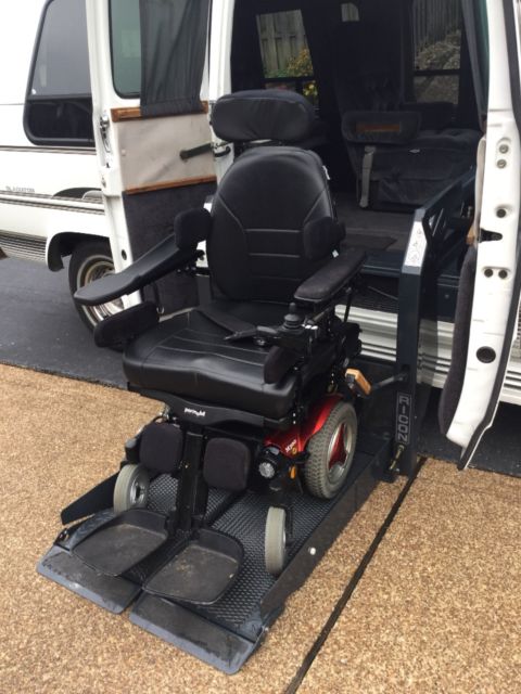 1994 Chevrolet Express Handicap Van & Wheelchair - photo 2