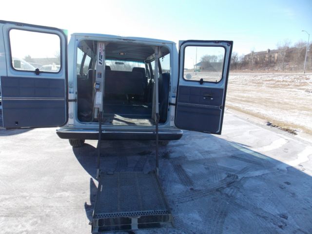 1991 Ford E-Series Van XLT - photo 8