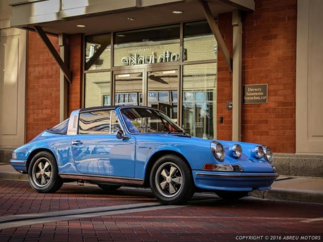 Handsome1971 Porsche 911 T Targa - Restored in rare factory Pastel Blue. 1971 Porsche 911