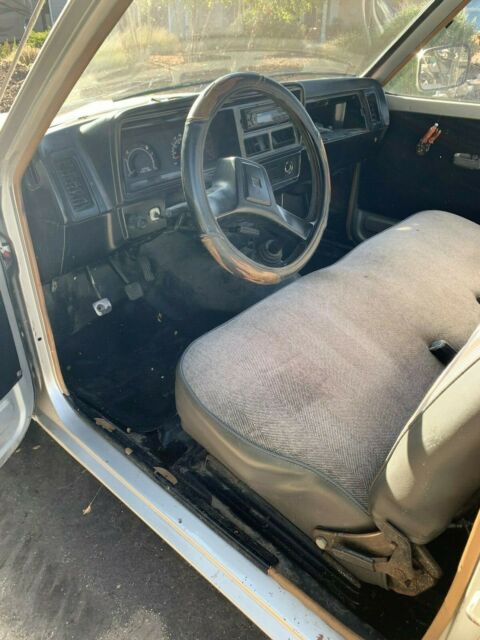 1982 Isuzu Pickup Standard - photo 7