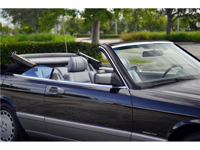 1987 Mercedes-Benz 500-Series 560SEC Cabriolet - photo 12