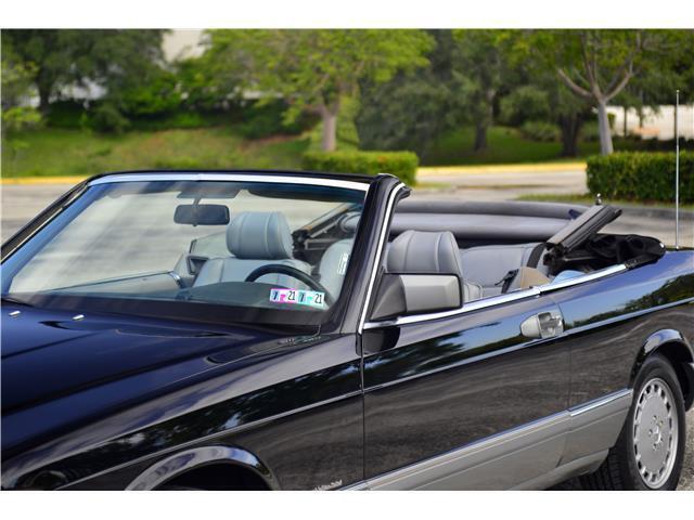 1987 Mercedes-Benz 500-Series 560SEC Cabriolet - photo 13