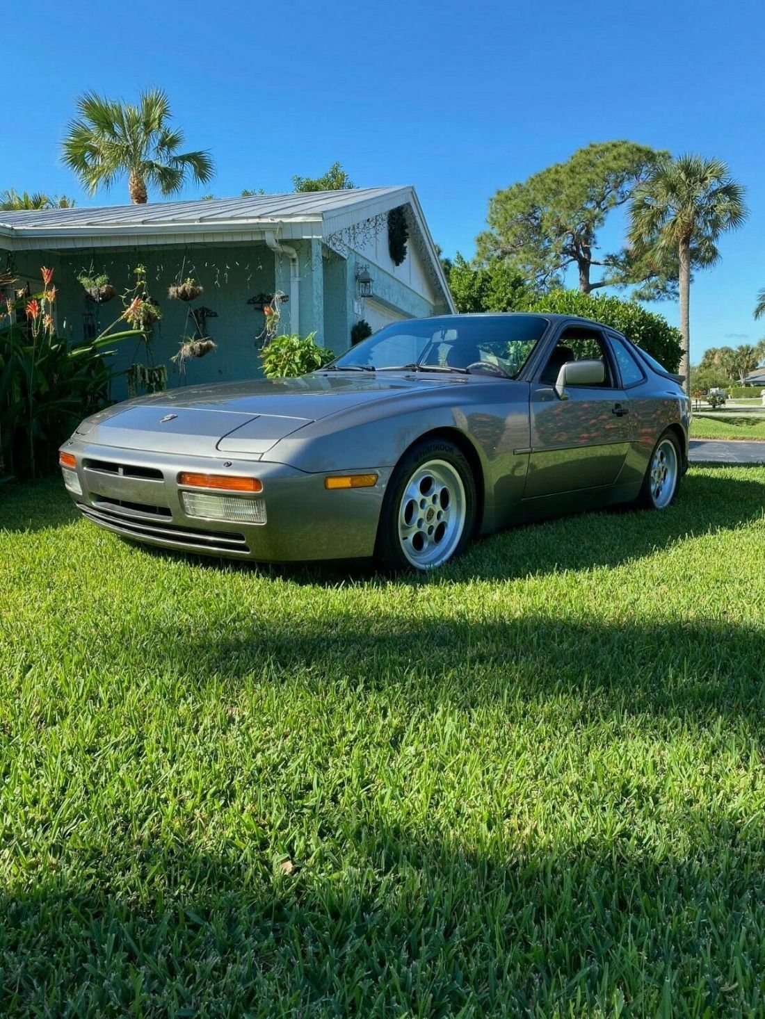 Hard to find color combination, Steingrau Mettalic, (Y7U) over Burgundy interior 1986 Porsche 944