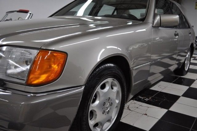 1993 Mercedes-Benz S-Class AMAZING CONDITION !! 500 SEL SL - photo 4