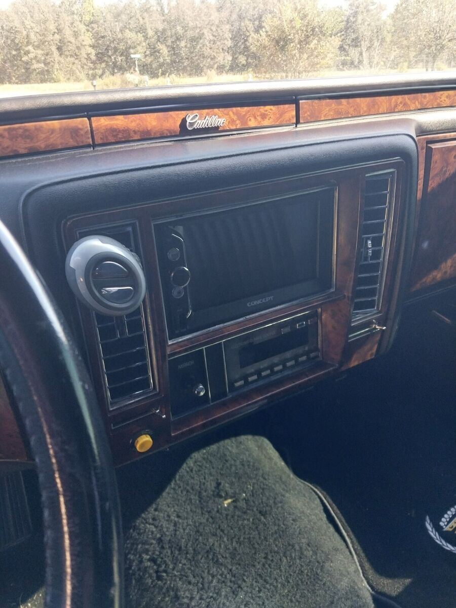 1992 Cadillac Fleetwood Brougham - photo 6