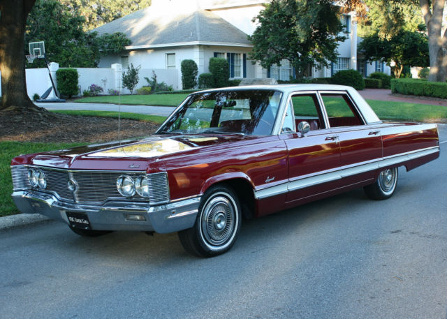 HARD TO FIND LUXURY AT ITS BEST - 1968 Chrysler Imperial Custom Sedan 1968 Chrysler Imperial CUSTOM SEDAN - 440 V-8