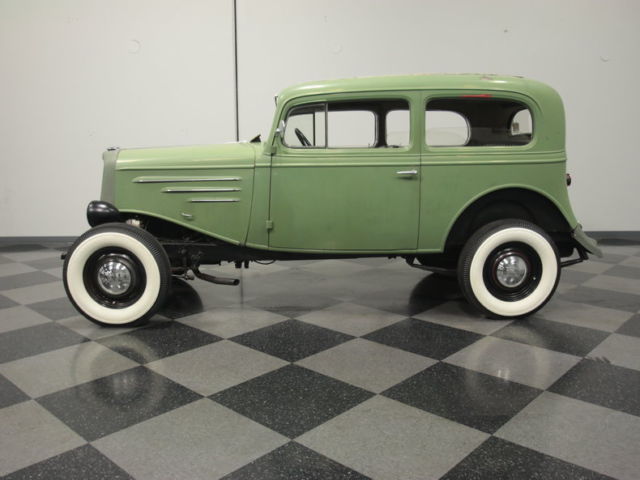 1934 Chevrolet Sedan - photo 2