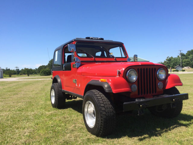 Hard top Power Steering Automatic 4x4 last year of the real Jeeps. 1986 Jeep CJ