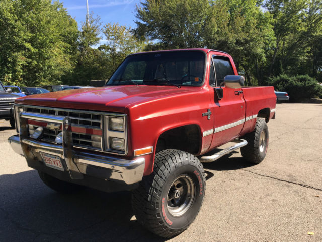 HEAD TURNER!! Beautiful lifted '85 short-bed 4x4 1985 Chevrolet C/K Pickup 1500 Silverado